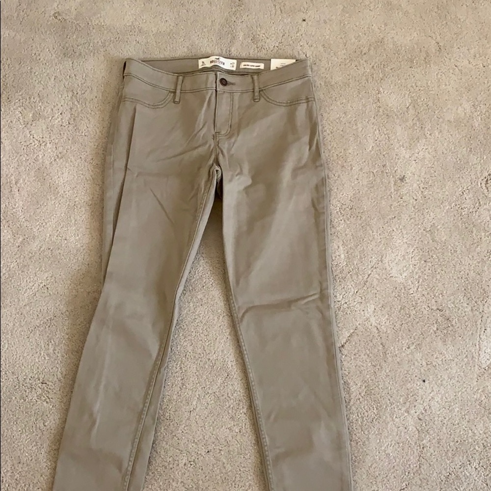 Hollister khakis